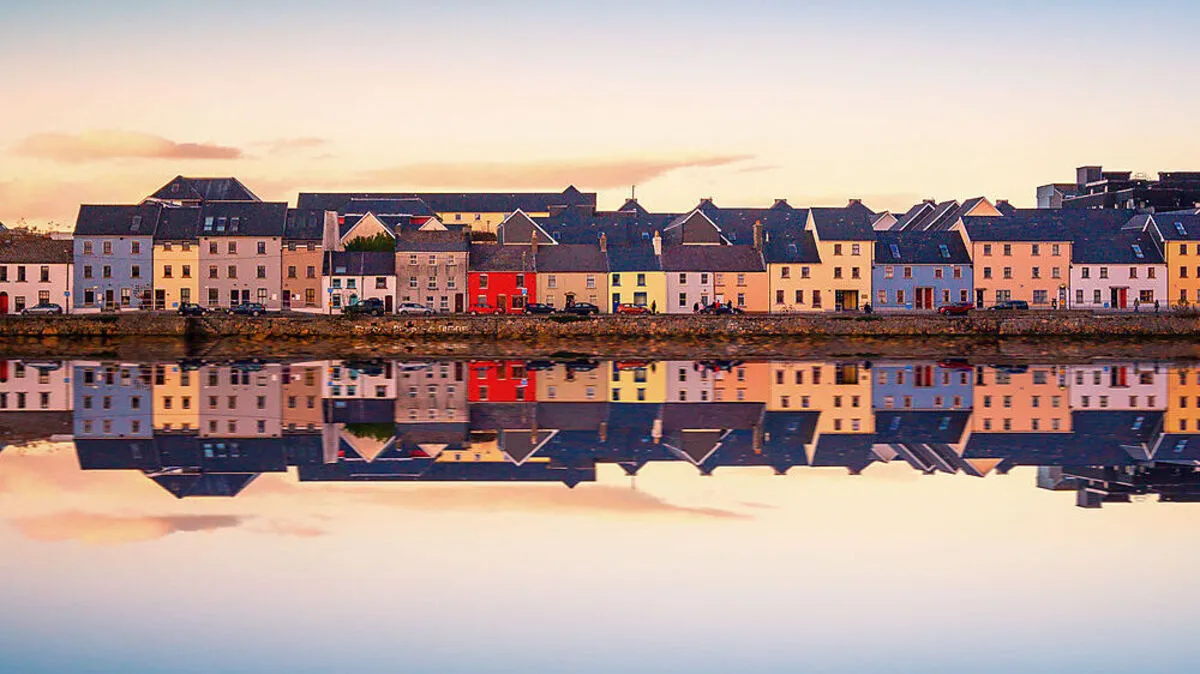 Knallbunte Häuser prägen das Bild von Galway