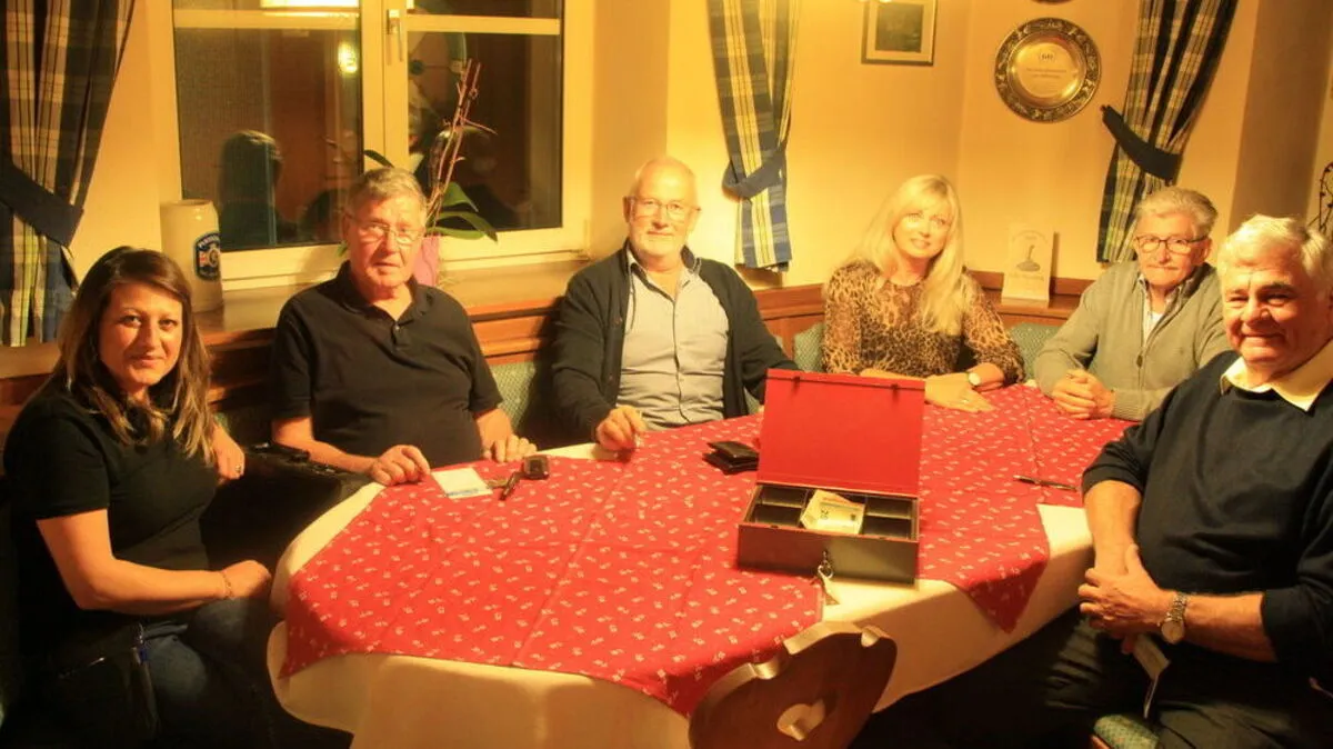 Der Vorstand des Sparvereins Tischlerwirt: Aksinia Barbieri, Obmann Josef Foramitti, Josef Weber, Andrea Krebs, Josef Feiertag und Alois Higgersberger