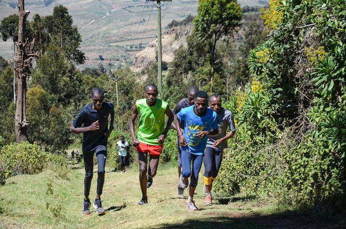 Die Athleten beim Training in Kenia 