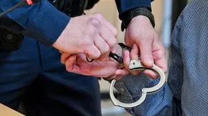 Wegen seiner Gefährlichkeit wird der Angeklagte auch eingewiesen