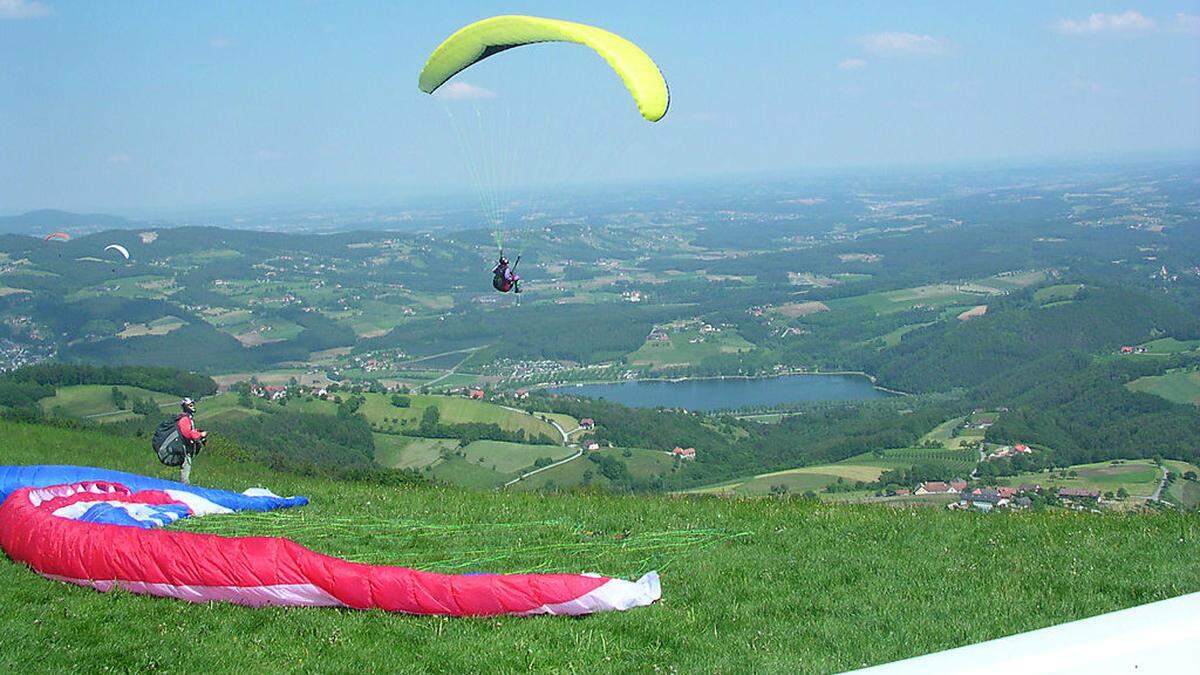 Der Stubenbergsee ist ein beliebtes Ziel von Paragleitern 