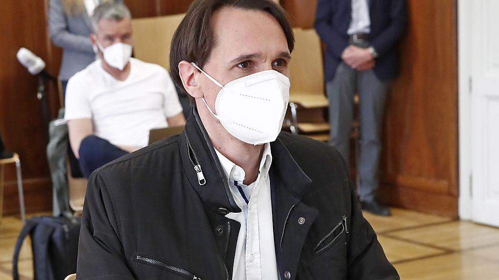 Beim Prozess in Klagenfurt trug Rutter noch eine FFP2-Maske. In Wien weigerte er sich