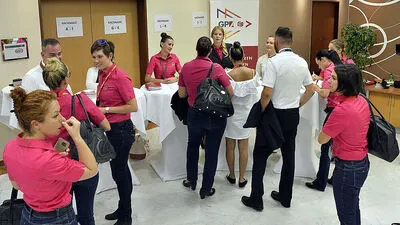 Niki-Mitarbeiter bei der Betriebsversammlung