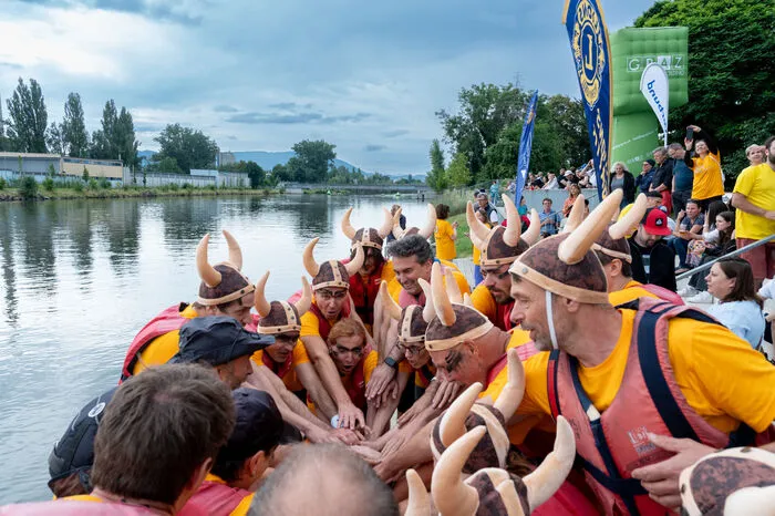 ... bereits zum vierten Mal paddelten Unternehmen und Universitäten für den guten Zweck um die Wette, organisiert von der Werbeagentur TIQA in Kooperation mit dem Lions Club Graz Schlossberg ...