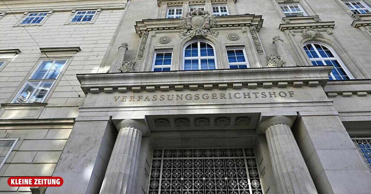 Kopftuchverbot: Wiederkehr stellt ein Kopftuchverbot ohne „Plan B“ vor.