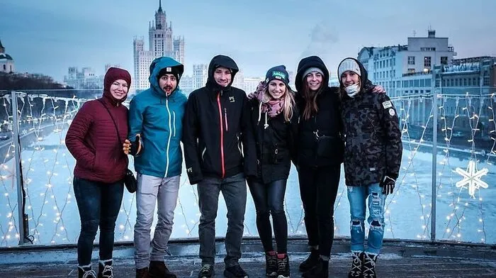 Die Parallel-Boarder beim Sightseeing in Moskau: Juritz, Mathies, Payer, Schöffmann, Salikhova und Ulbing (v.l.n.r.)