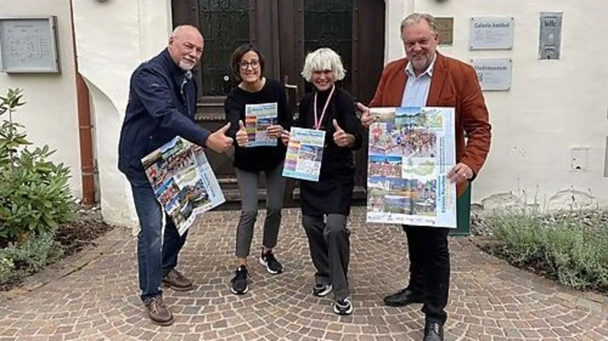 Laden zum Internationalen Kärnten Marathon: Organisator Helmut Paul, Stadträtin Andrea Pecile, Silke Saringer und Bürgermeister Martin Treffner 