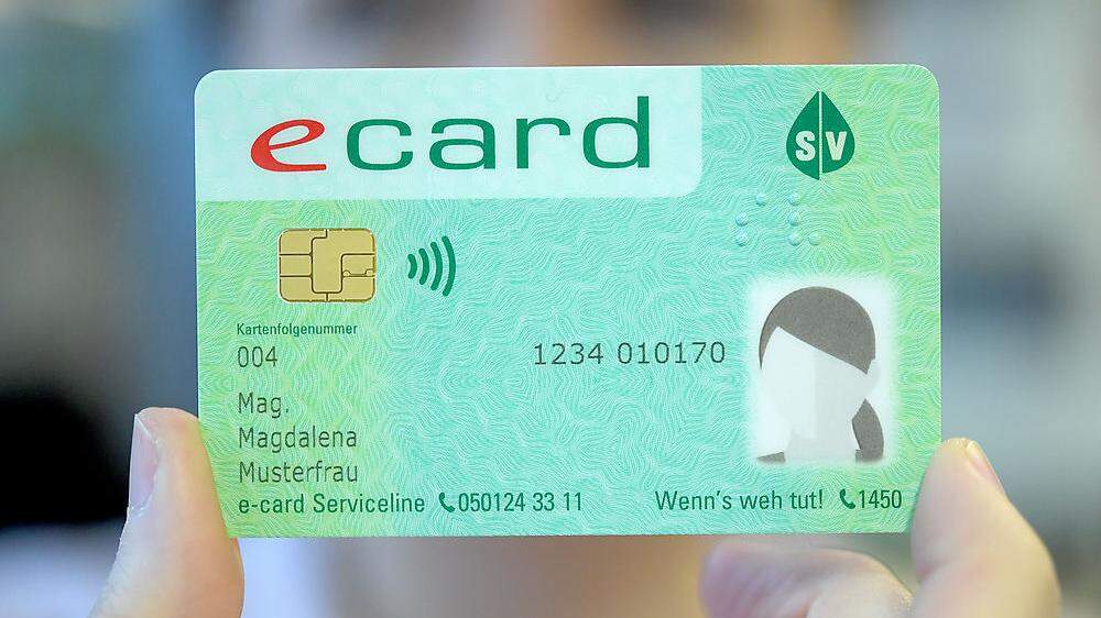Die E-Card sollte man wie eine Bankomatkarte immer bei sich haben...