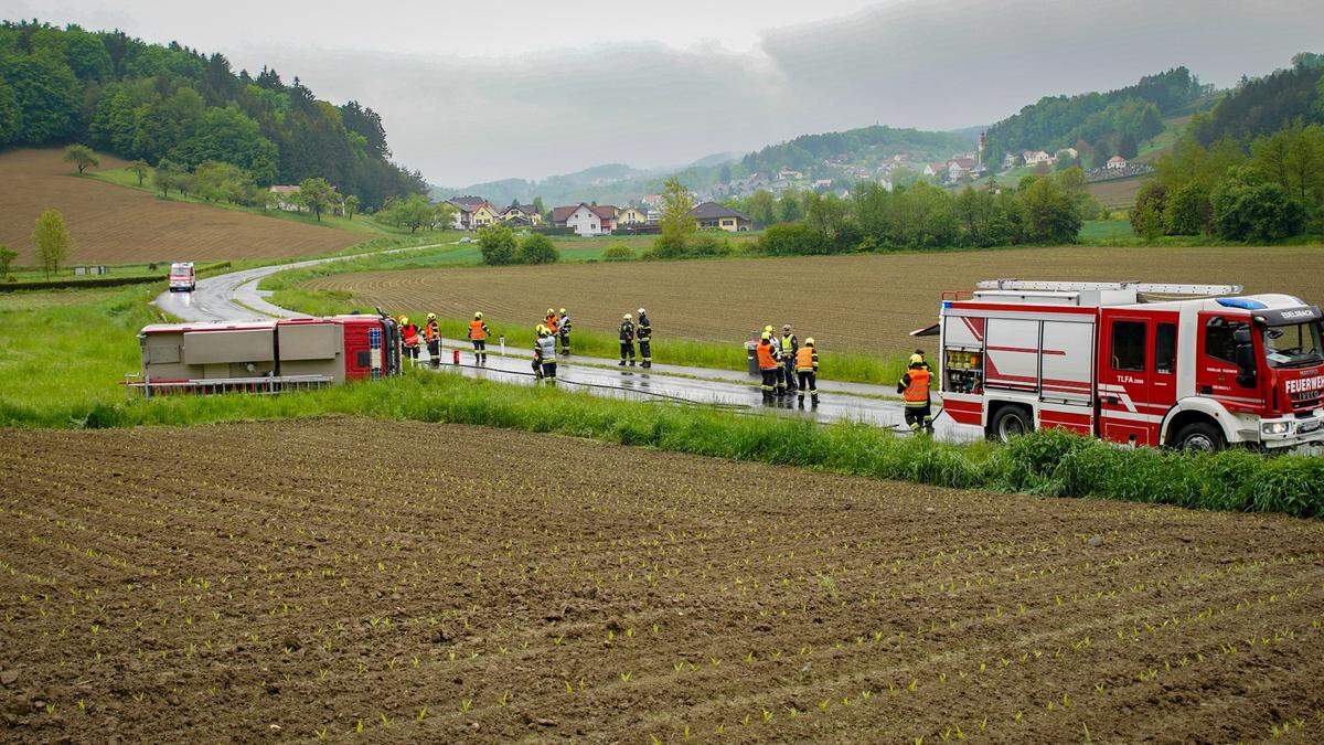 Die vier Insassen blieben unverletzt, am Fahrezug entstand Sachschaden