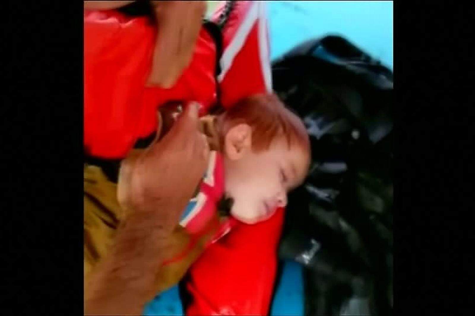 Glückliche Rettung eines syrischen Kleinkinds auf hoher See