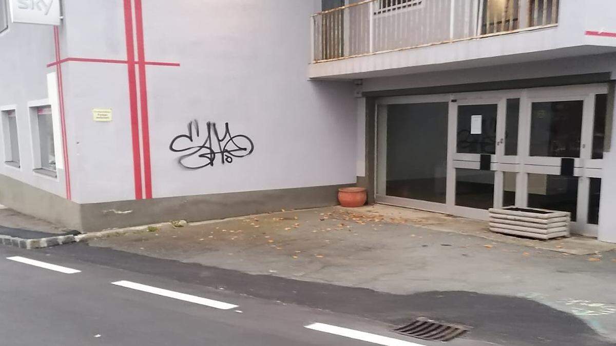 Eines der unzähligen Graffitis, die in Bad Bleiberg gesprüht wurden