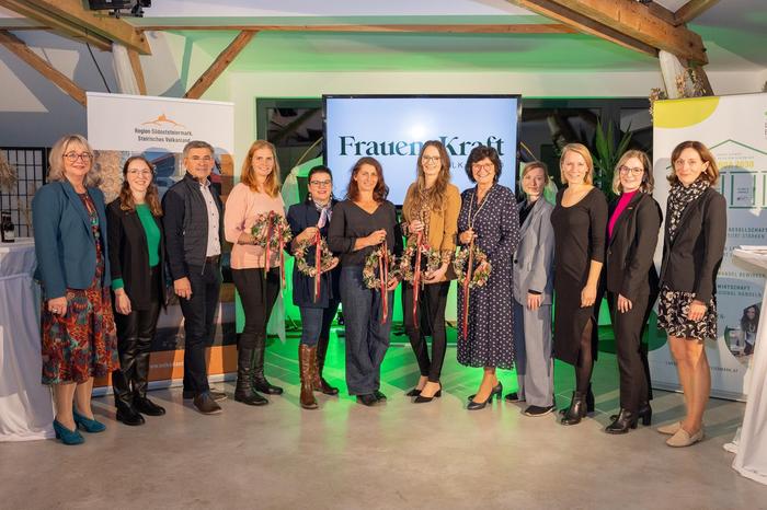 Projektverantwortliche mit den neuen Frauen.Kraft-Role Models
