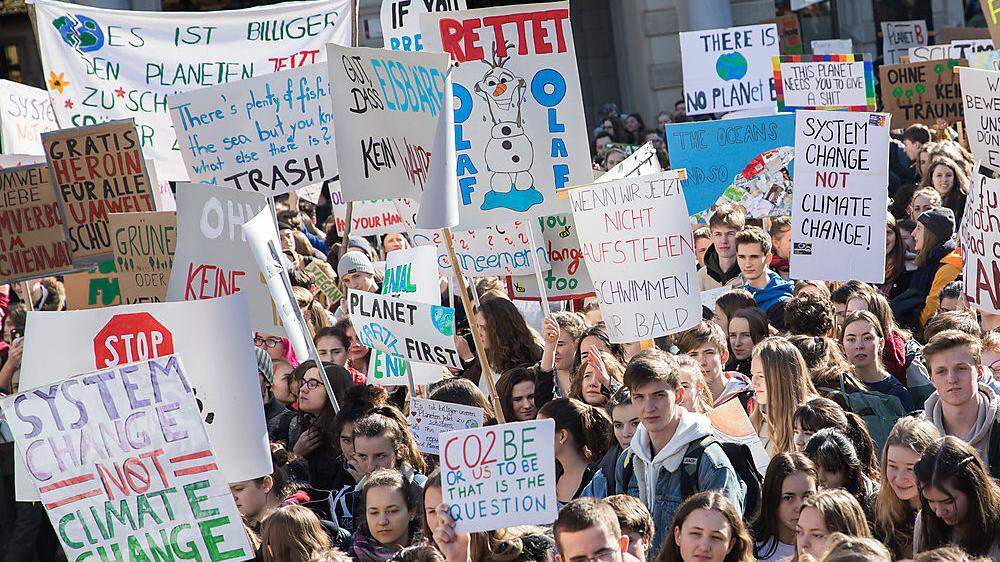 Schulstreik gegen das Klima im Frühjahr am Grazer Hauptplatz