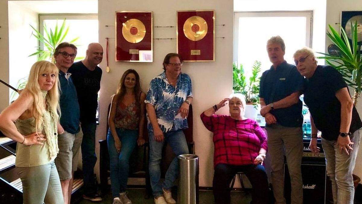 Stefanie Werger mit Opus und Freunden im Recorder-Studio in Gratwein-Straßengel