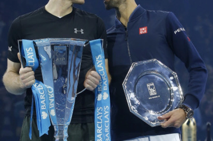 Andy Murray (links) mit Novak Djokovic