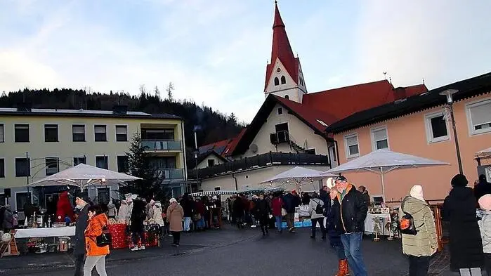 Das prächtige Wetter und die heimelige Stimmung am Dorfplatz Kainach machten den Kainacher Adventmarkt auch heuer wieder zum besonderen Erlebnis.