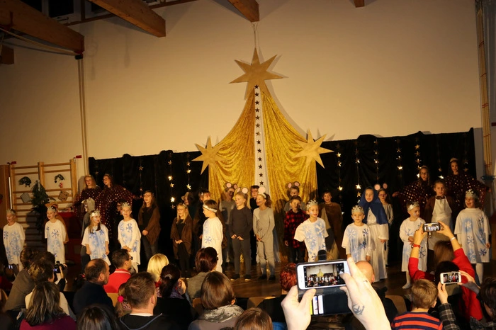 Das Lehrerteam mit Direktorin Vida Logar sowie den Kolleginnen Sabrina Božič, Sara Ouschan und Edith Jörg war stolz auf die Leistungen der SchülerInnen.
