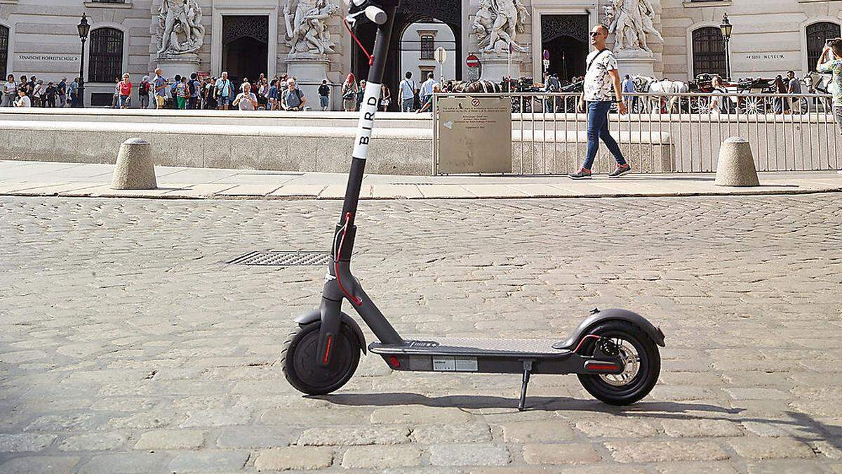 Auch in Wien werden E-Scooter (im Bild ein Bird-Modell) immer beliebter