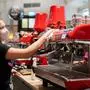 Vor dem Neustart am 19. Mai werden Kaffeemaschinen und Zapfhähne gereinigt, Lager und Kühlschränke gefüllt