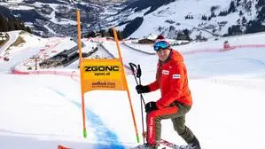 Urs Lehmann besichtigt die Abfahrt in Saalbach 