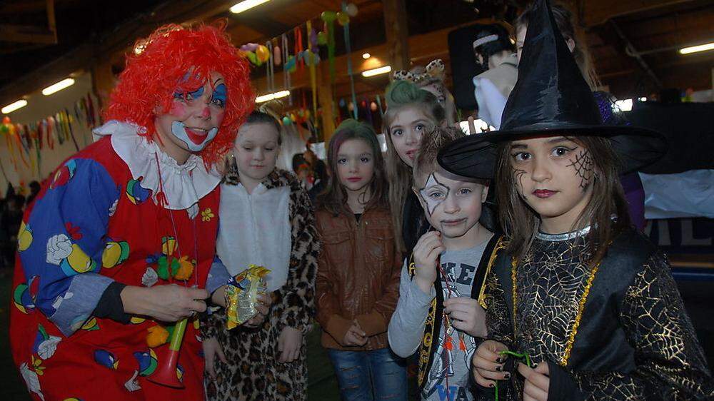 Die Palette der Kostüme war in Iltal riesengroß: von Clowns bis hin zu Hexen