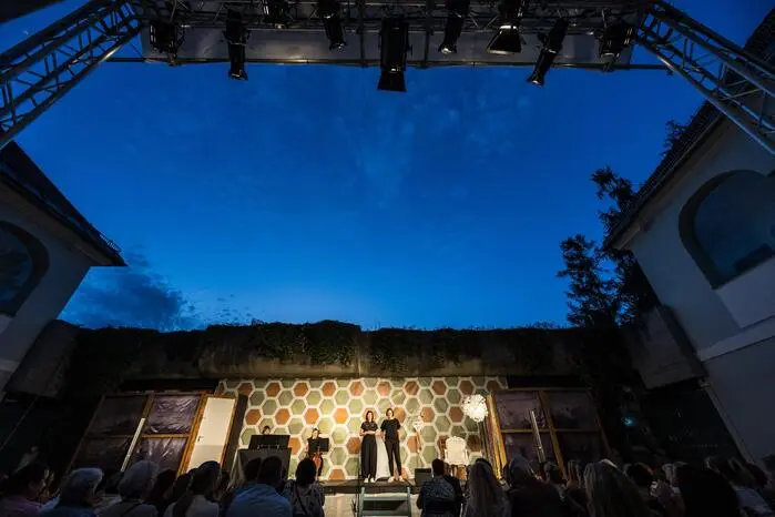 Hodenlose Frechheiten Eva Brislinger und Sonja Steger  Sommertheater Klagenfurt 