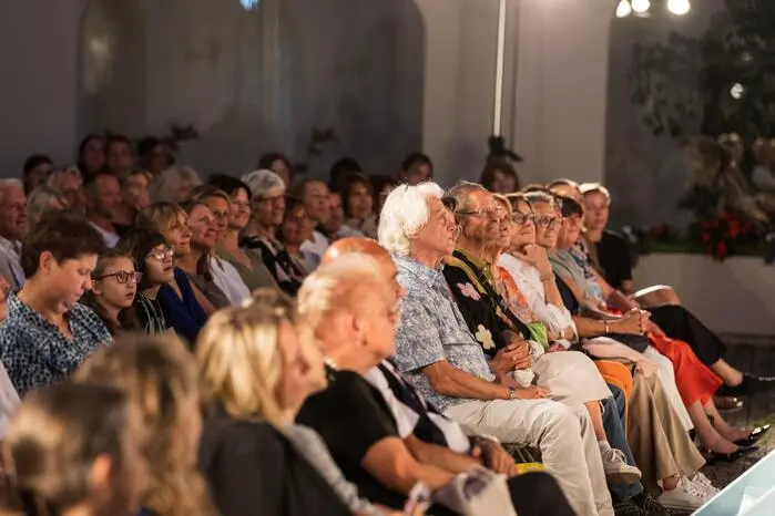 Hodenlose Frechheiten Eva Brislinger und Sonja Steger  Sommertheater Klagenfurt 