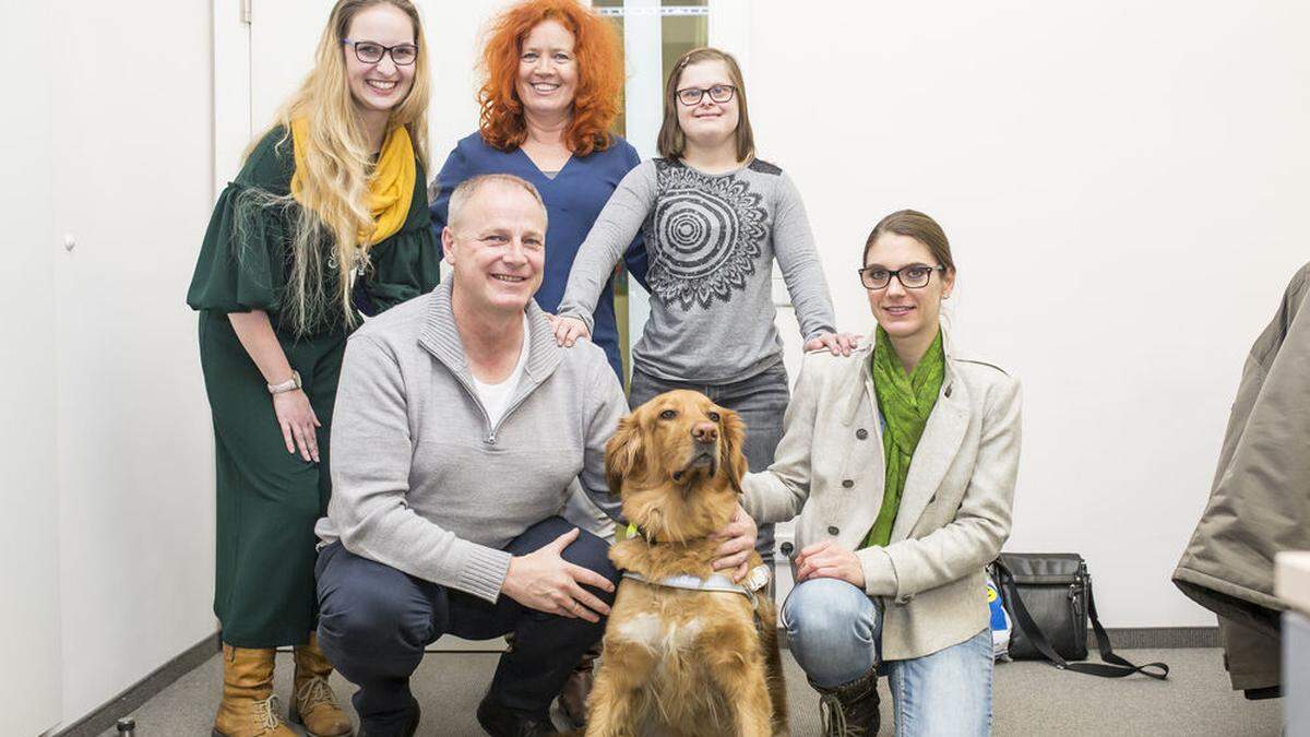 Starke Ansagen: Bernadette de Roja, Behindertenanwältin Isabella Scheiflinger, Katja Stoppacher, Heinz Pfeifer mit Hund Netti und Sabrina Maierbrugger (von links)