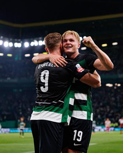 Sporting Lissabon hatte zuletzt oft Grund zur Freude, hier Viktor Gyökeres und Conrad Harder 