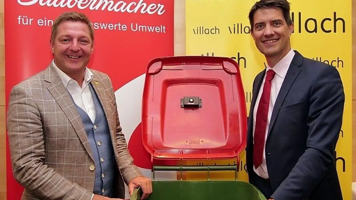 Albel und Mittermayr zeigen, wie das smarte Gerät in der Mülltonne aussieht