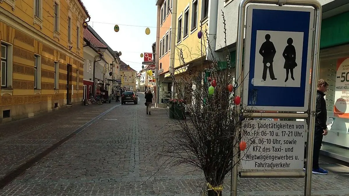 Lokalaugenschein: Montag, kurz nach halb 12 Uhr Mittag in der Fußgängerzone am Unteren Platz in St. Veit