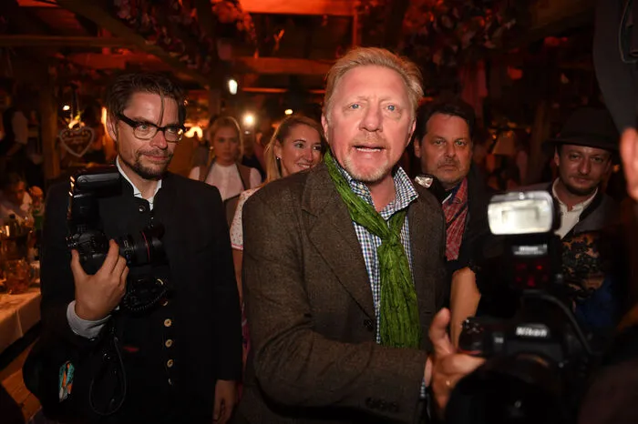 Auch Boris Becker lässt den Almauftrieb im Käferzelt nicht aus.