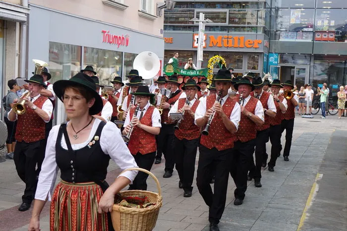 Der Musikverein Göss brachte mit zünftiger Marschmusik die Festgäste auf den Leobener Hauptplatz.
