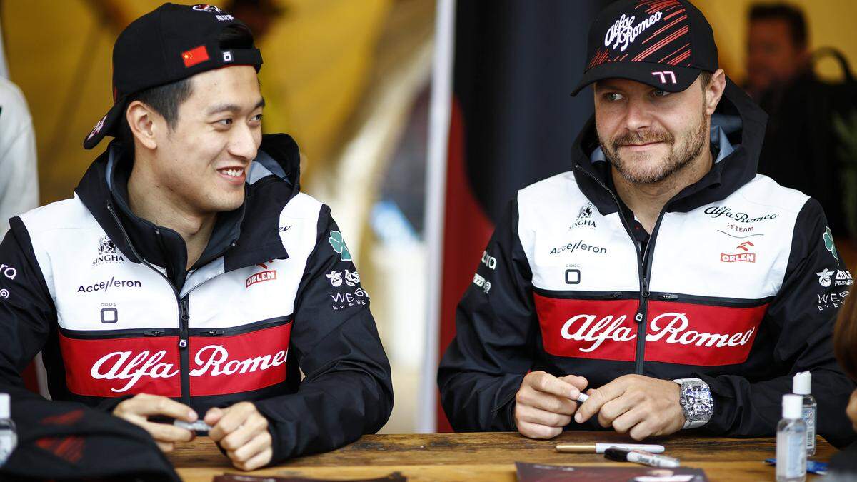 Das Alfa-Romeo-Duo Guanyu Zhou und Valtteri Bottas