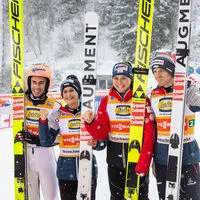 Springen in Planica um Medaillen: Stefan Kraft, Eva Pinkelnig, Sara Marita Kramer und Michael Hayböck (von links)