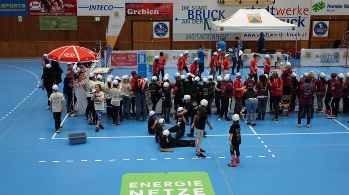 In der Brucker Sporthalle kamen am Monat, 29. April, zusammen, um ihr Wissen in Sachen Sicherheit unter Beweis zu stellen.