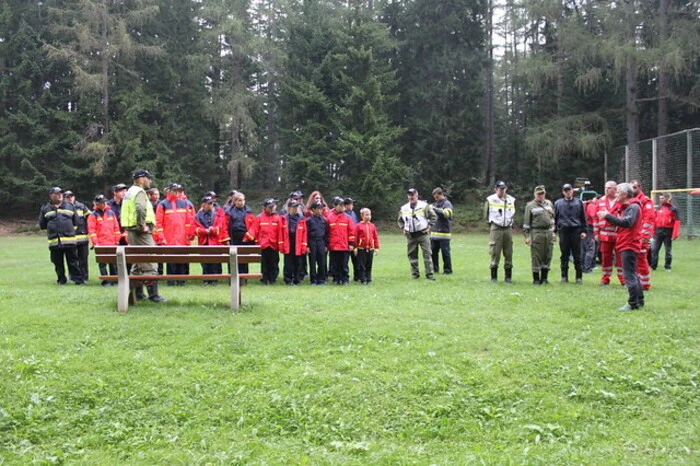 Auf dem Programm standen gemeinsame Aktivitäten wie der Zeltaufbau, eine Besichtigung des Windparks Handalm und eine Suchübung, an der sich die Bergrettung Schwanberg, die Rettungshundestaffel vom Roten Kreuz Voitsberg und das Rote Kreuz Deutschlandsberg beteiligten.