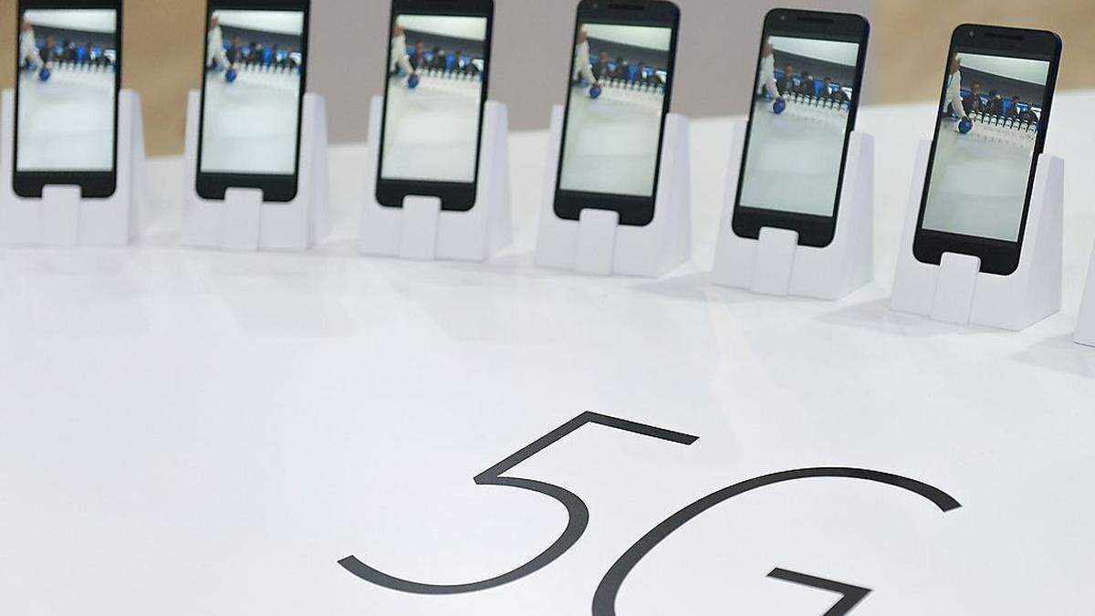 Messestand in Barcelona: Mit der 5G-Technik soll das Internet der Dinge vorangetrieben werden