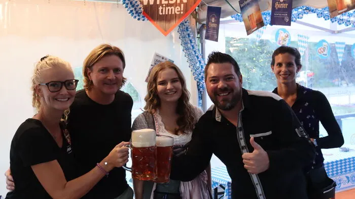 Manuel Wutscher sorgte mit seinem eingespielten Team dafür, dass die Gäste sowohl im Lokal, als auch auf der Terrasse gut versorgt waren.