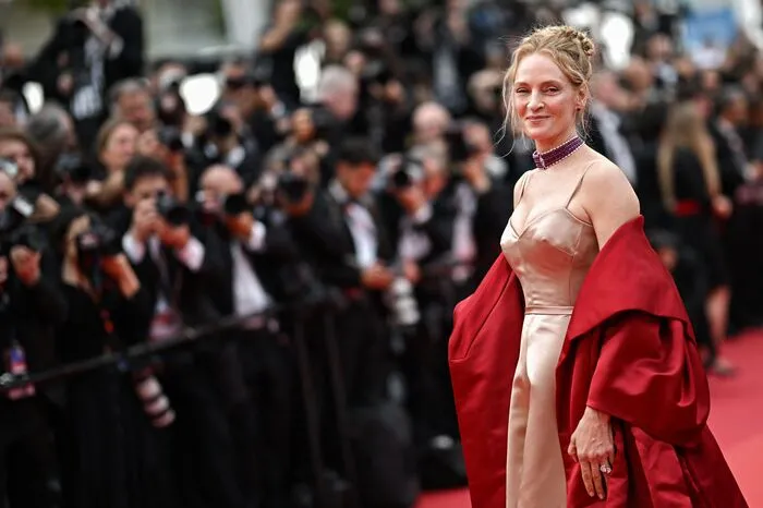 Auch Schauspielerin Uma Thurman lässt sich die Eröffnung nicht entgehen.