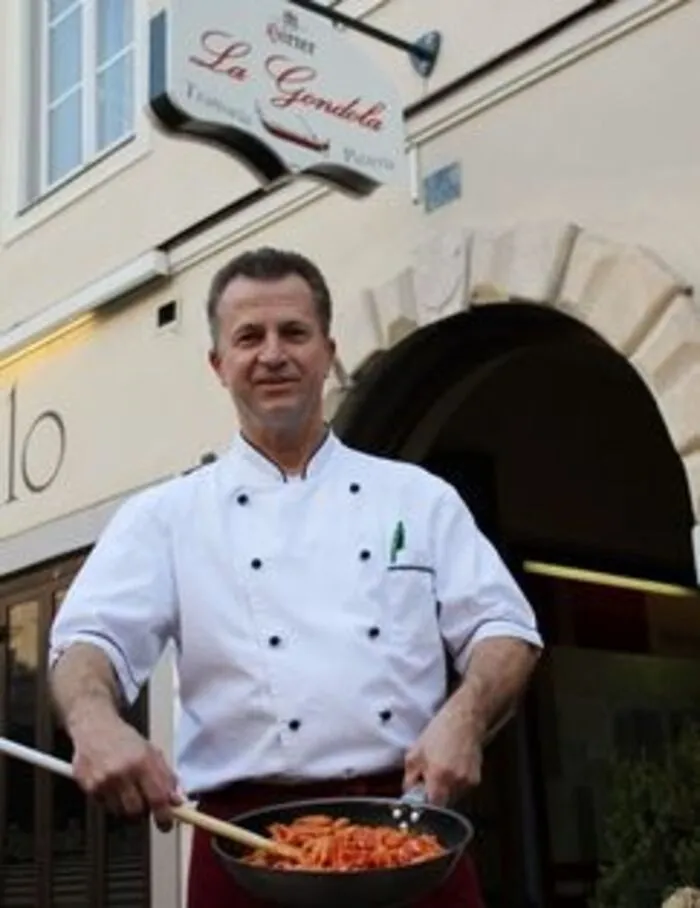 Penne Pasticciate und Amatriciana werden ausgekocht