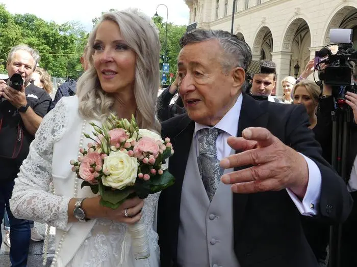 Richard Lugner,Simone Reiländer, Bienchen, Hochzeit. Wien, 2024, Manfred Siebinger *** Richard Lugner,Simone Reiländer, Bee, Wedding Vienna, 2024, Manfred Siebinger