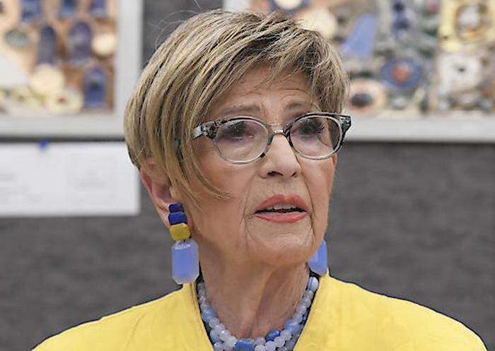 Ingrid Korosec wurde 1940 im niederösterreichischen Böheimkirchen geboren. Sie war Nationalratsabgeordnete, ÖVP-Generalsekretärin und Volksanwältin. Derzeit sitzt sie im Wiener Gemeinderat und steht dem ÖVP-Seniorenbund vor