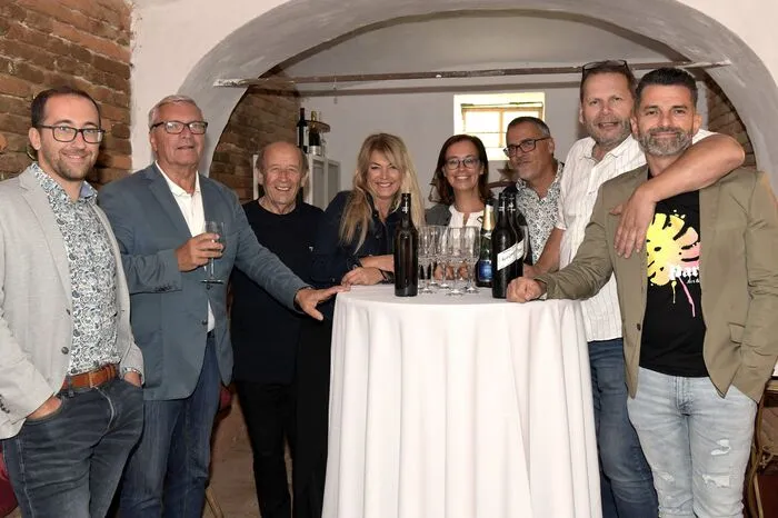 Viele gemütliche Stunden verbrachten die geladenen Gäste, unter ihnen Gerda Rogers, Simone Kopmajer und Gernot Haas, mit der kreativen Haarstylistin