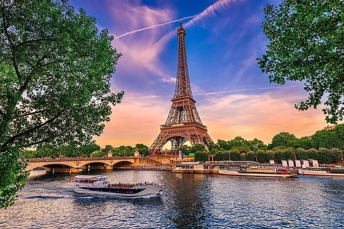 Paris schafft es mit 19,1 Millionen Ankünften auf Rang 6.
