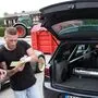 Täglich werden bis zu 50 Fahrzeuge genau kontrolliert