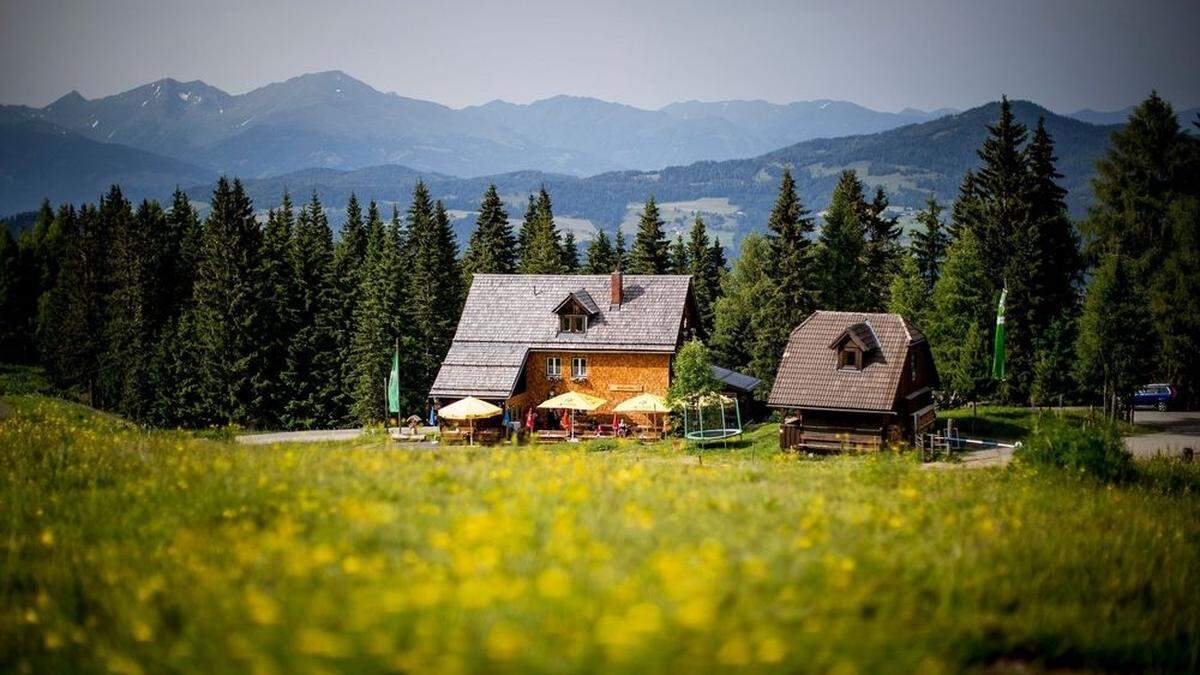 Die Murauer Hütte: ganzjährig bewirtschaftet, auf 1.583 Meter Seehöhe auf der Frauenalpe gelegen