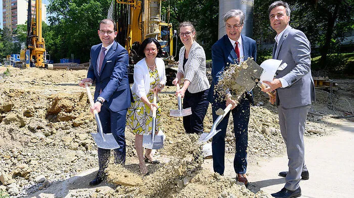 BOIG-Chef Hans-Peter Weiß, LTAbg. Sandra Holasek, Ministerin Iris Rauskala, Rektor Hellmut Samonigg, Bürgermeister Siegfried Nagl