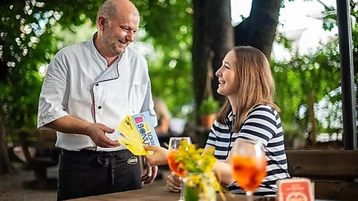 In den Villacher Gaststätten, wie hier im Annenhof bei Gunther Grün, ist der LOKAL BONUS ab 30. August ein Zahlungsmittel