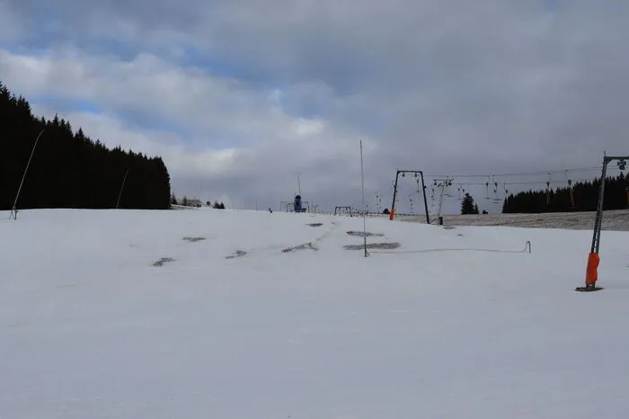 Kein Neuschnee und zu hohe Temperaturen machten den Liftbetrieb unmöglich.